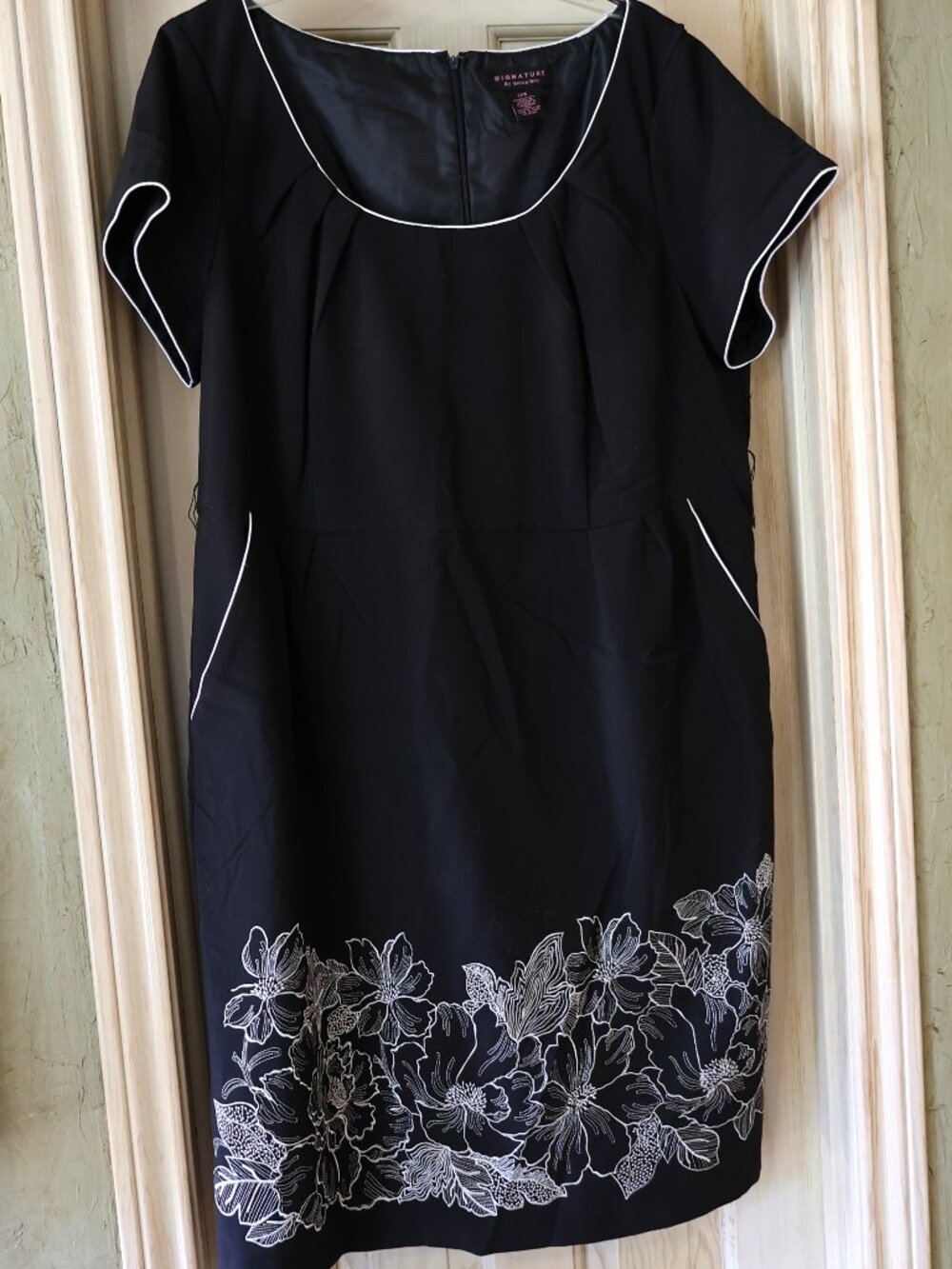 EUC Signature Robbie Bee Black & White Dress Size 22W